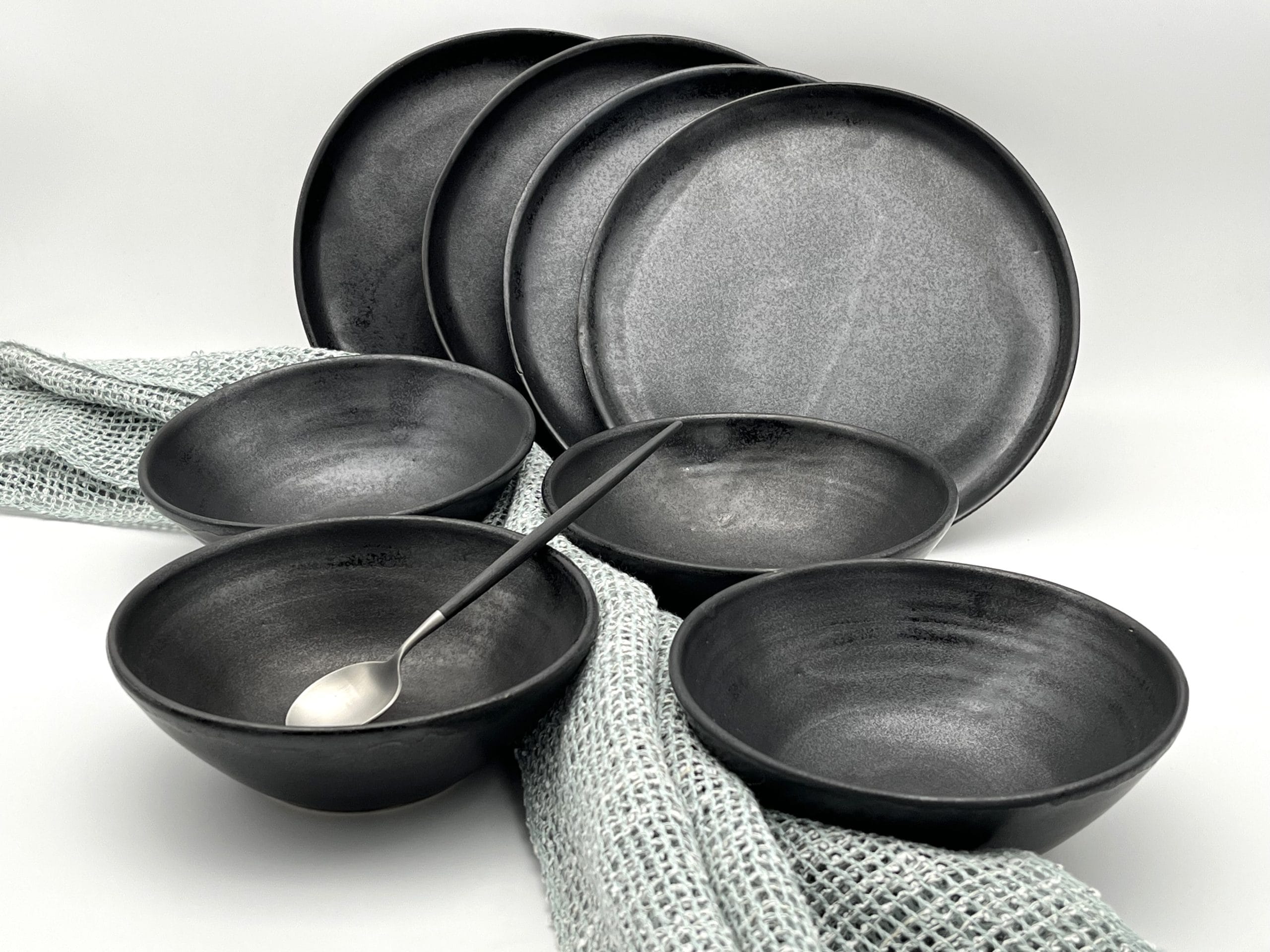Dish set – 4 bowls + 4 plates