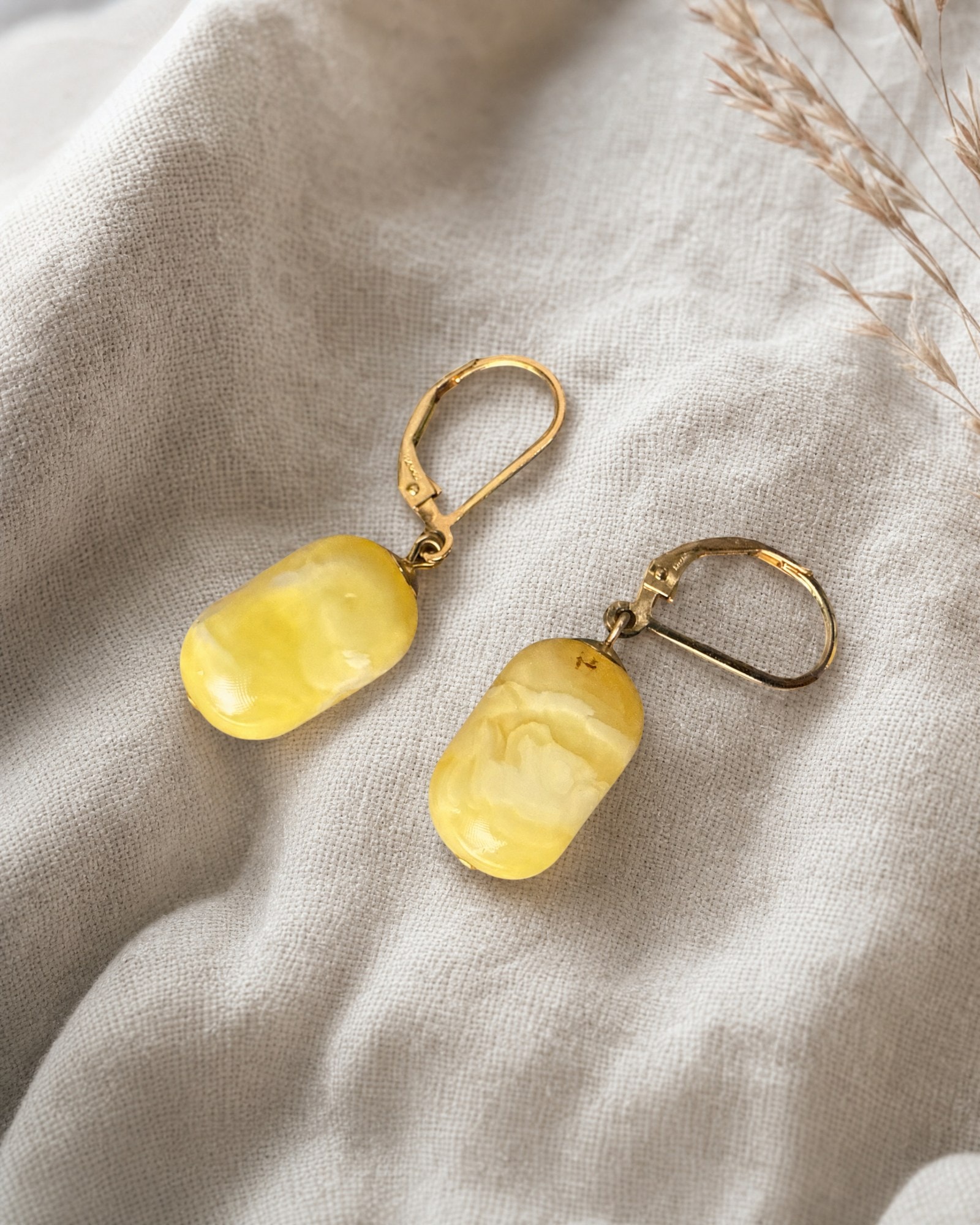 Olis Earrings · Milky Lemon Amber