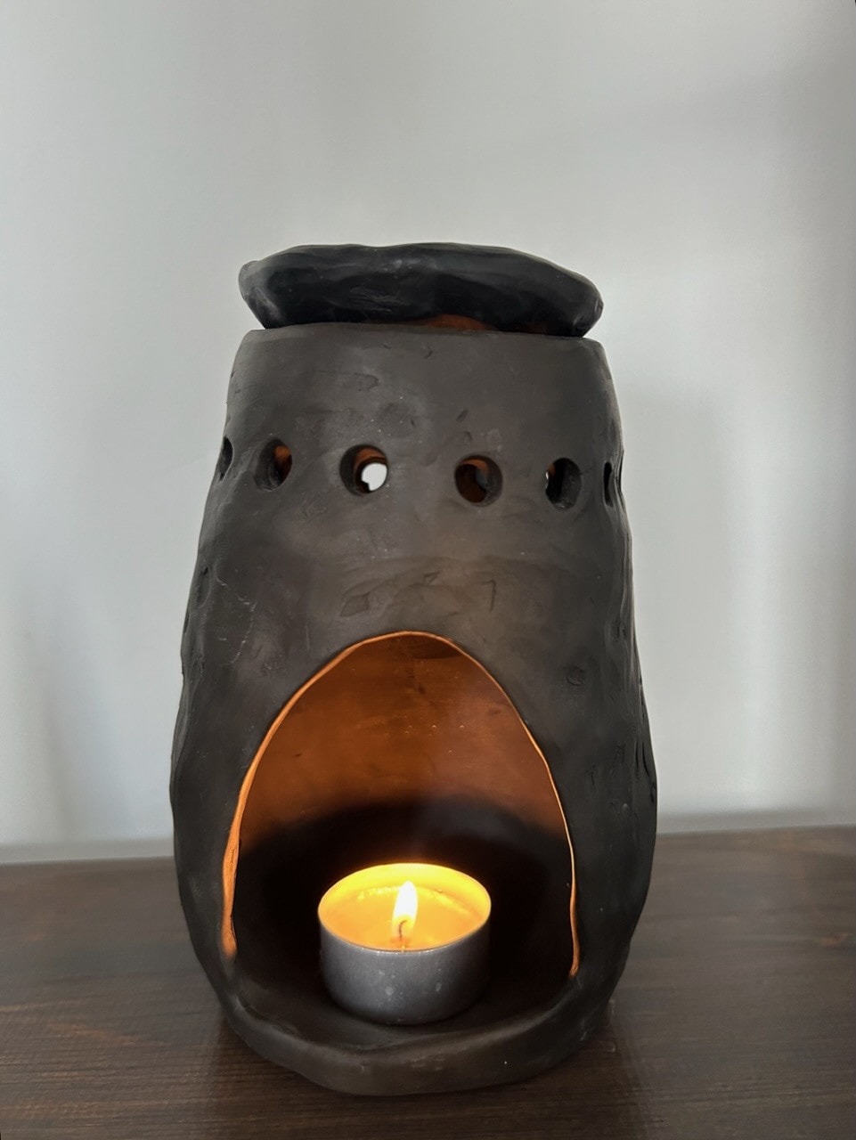 Essential oil container