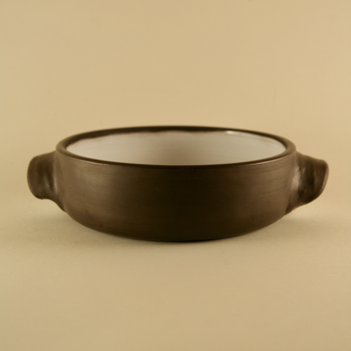Bowl with handles