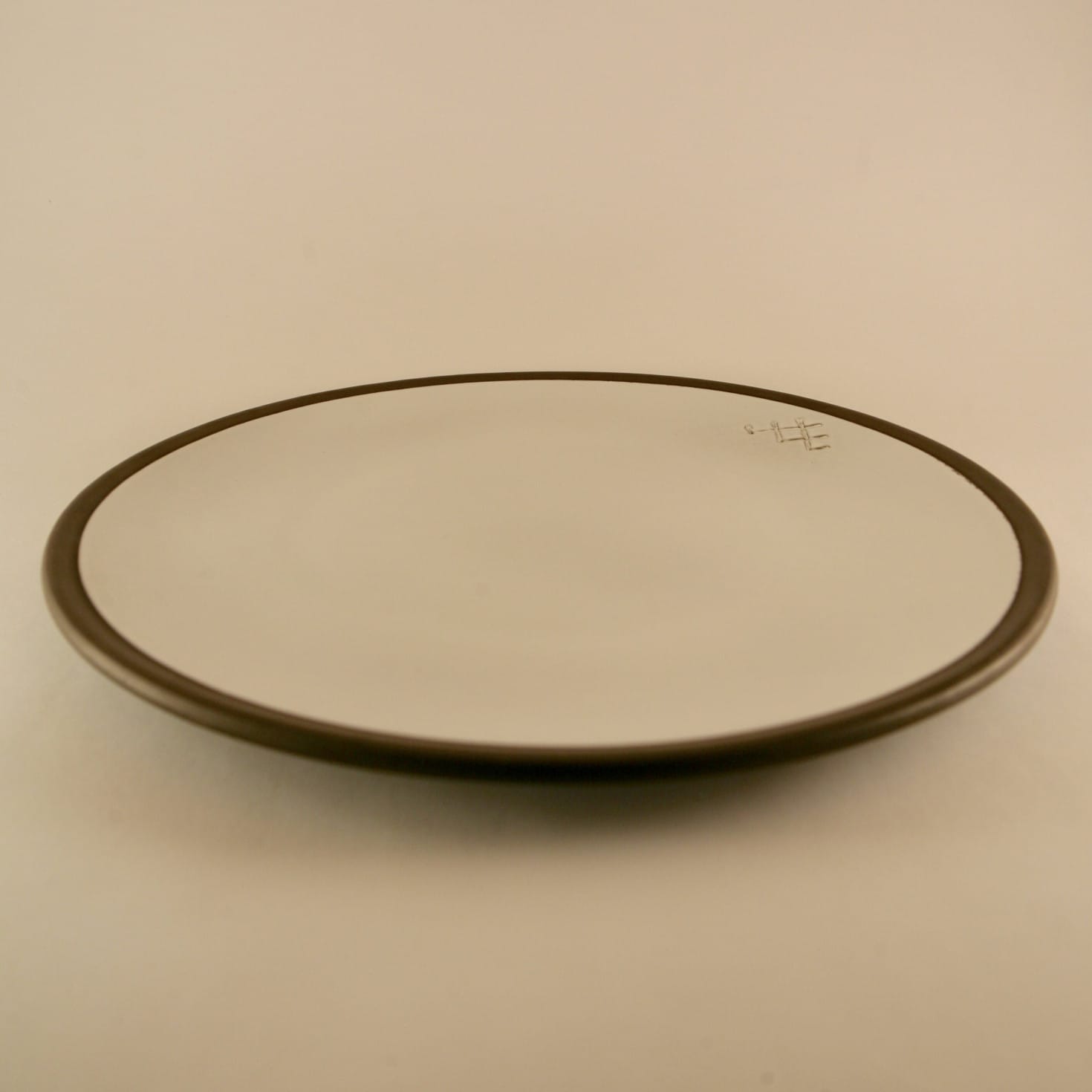 Dinner plate