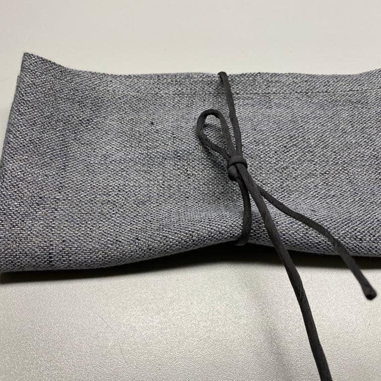 Linen napkin in gray with shimmer 49x49 cm