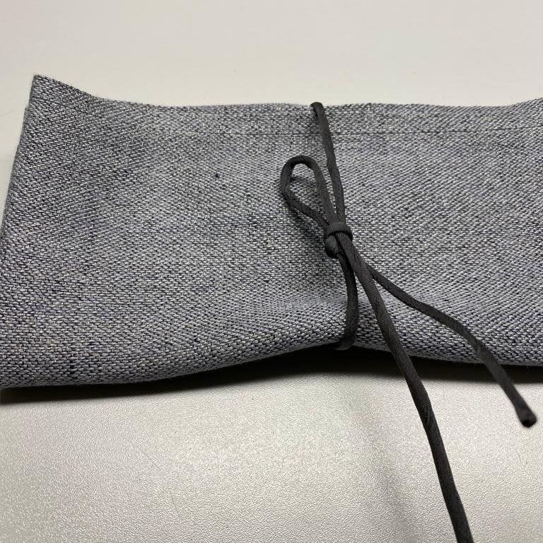 Linen napkin in gray with shimmer 49x49 cm