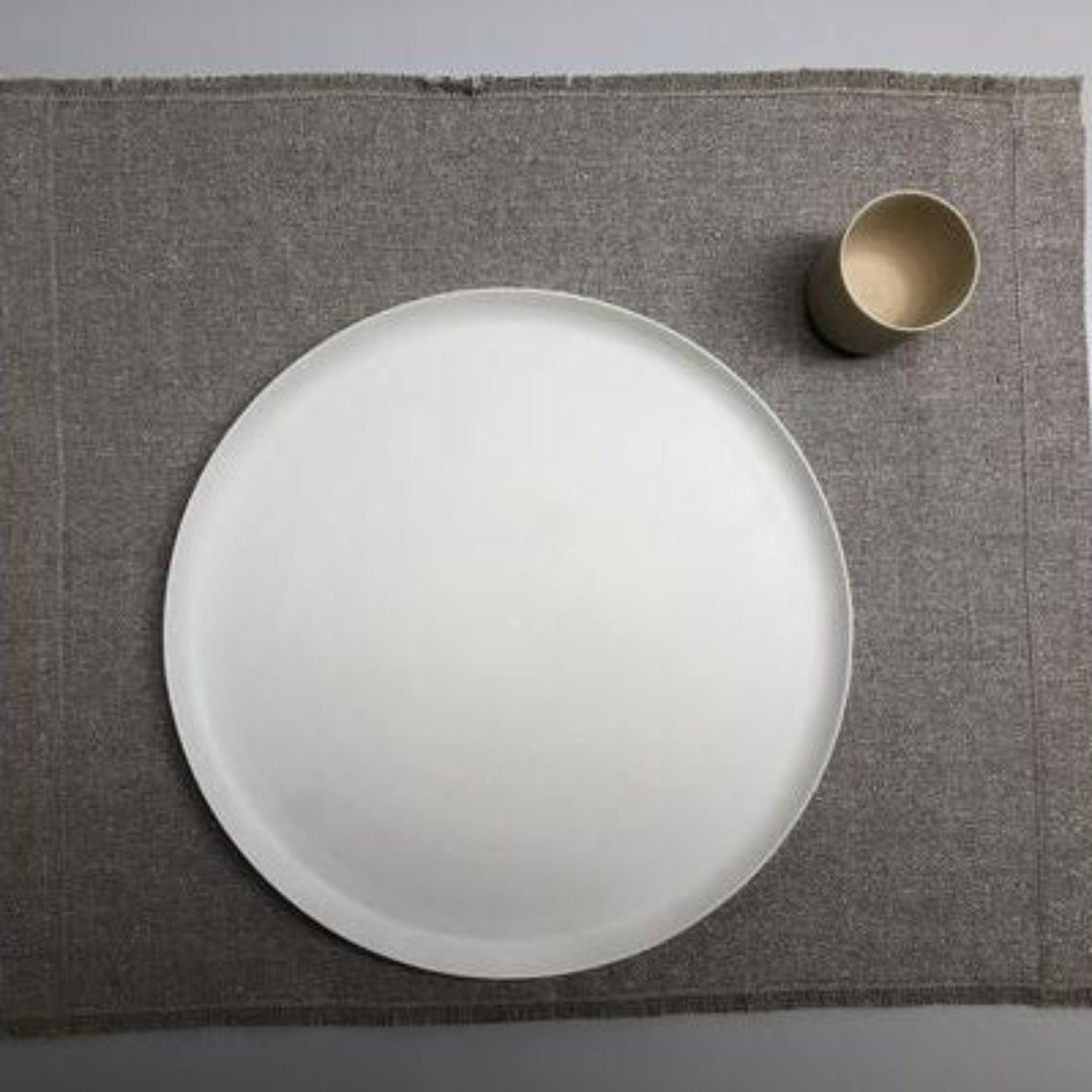 Linen placemat Ieva with shimmer 46x38 cm