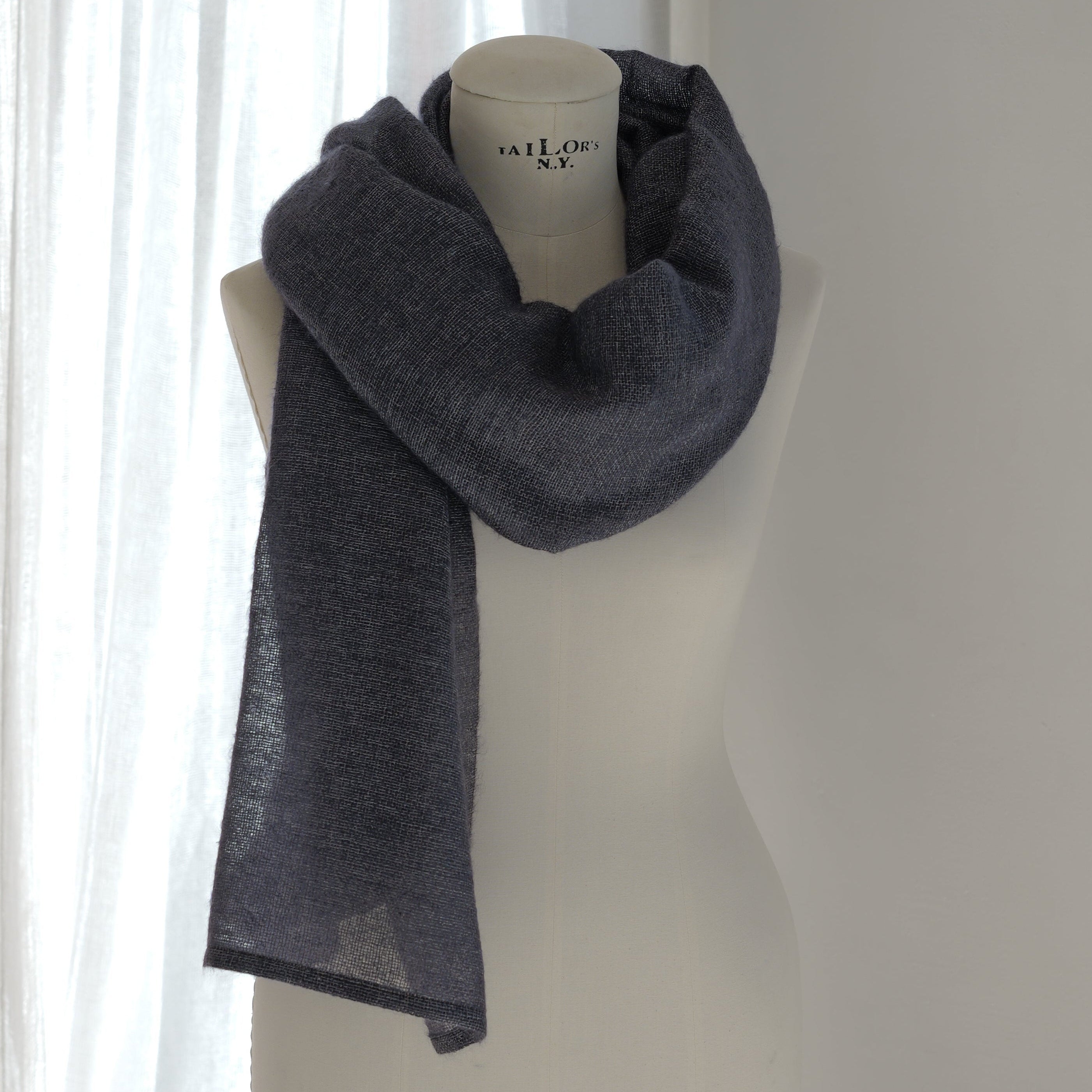 Cashmere scarf in night blue 80x200 cm