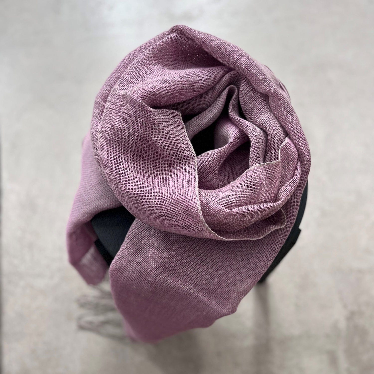 Linen scarf in violet 60x210 cm