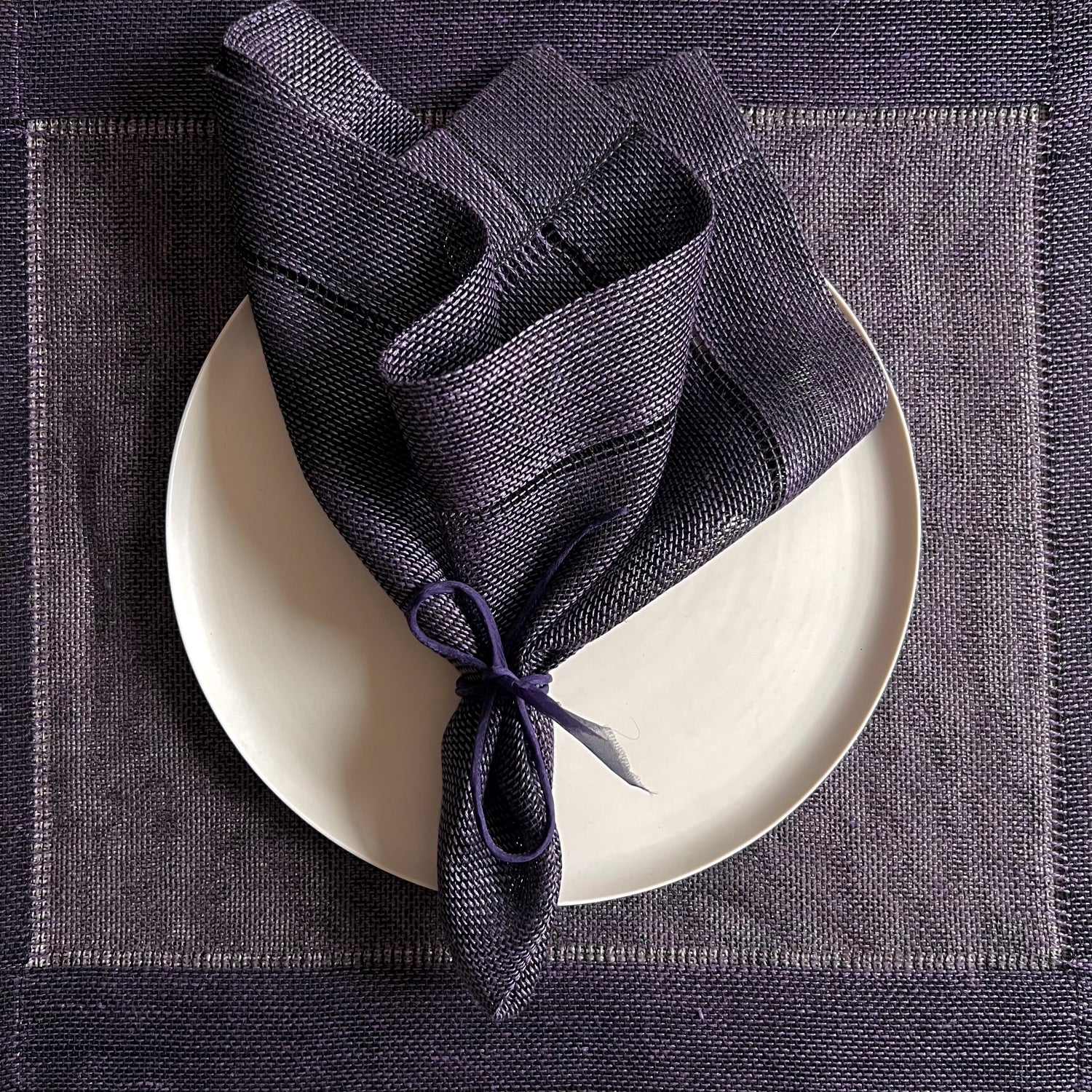 Linen napkin Transparent in aubergine 50x50 cm