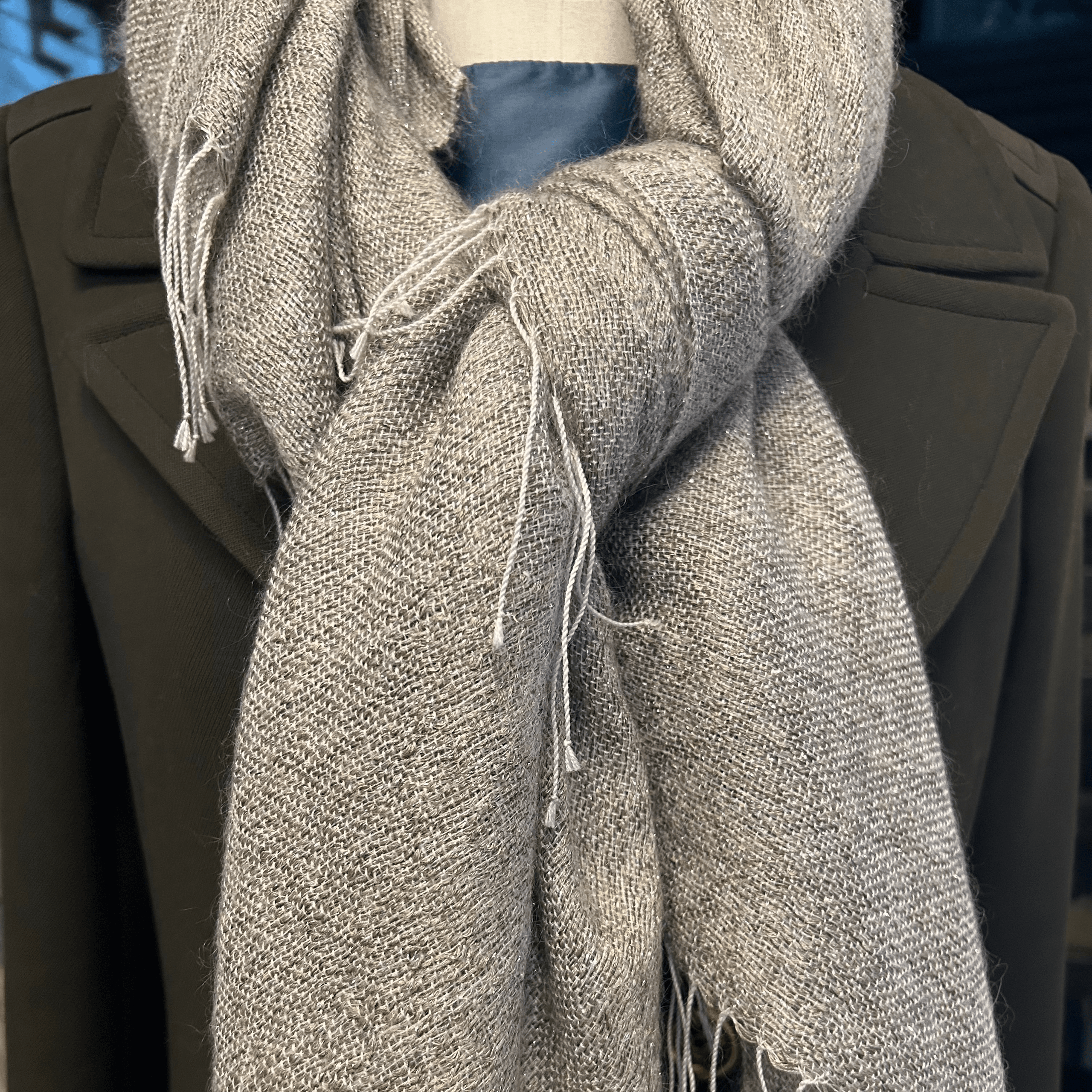 Cashmere scarf in light gray 135x200 cm