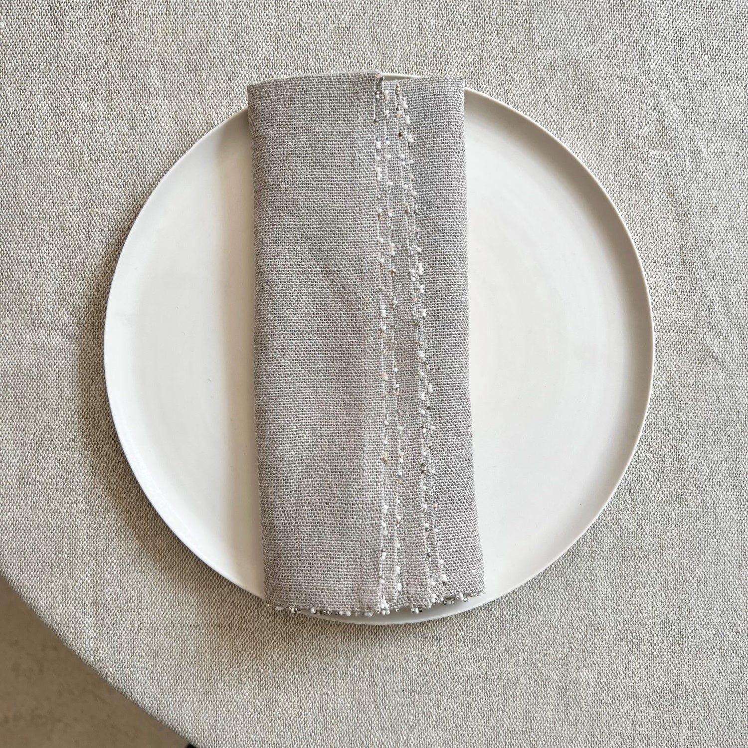 Linen napkin with shimmer and pearls 50x50 cm